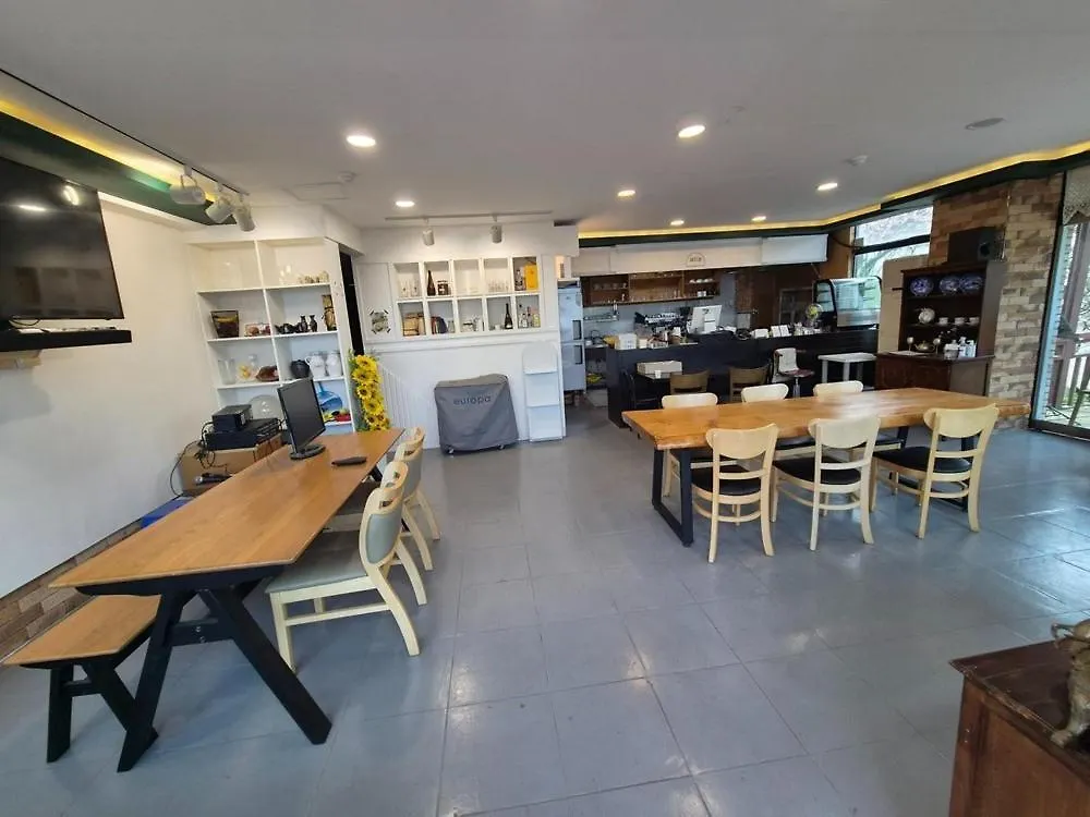 Ganghwa Haemirae Pension Incheon 3*,