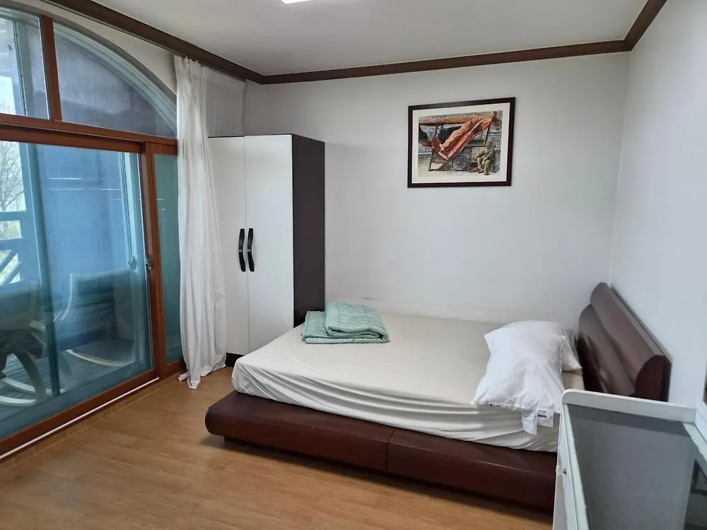 Ganghwa Haemirae Pension Incheon 3*,